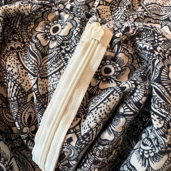 Abercrombie & Fitch Y2K Black & White Floral Mini Dress Strappy Fit & Flare - Picture 11 of 12